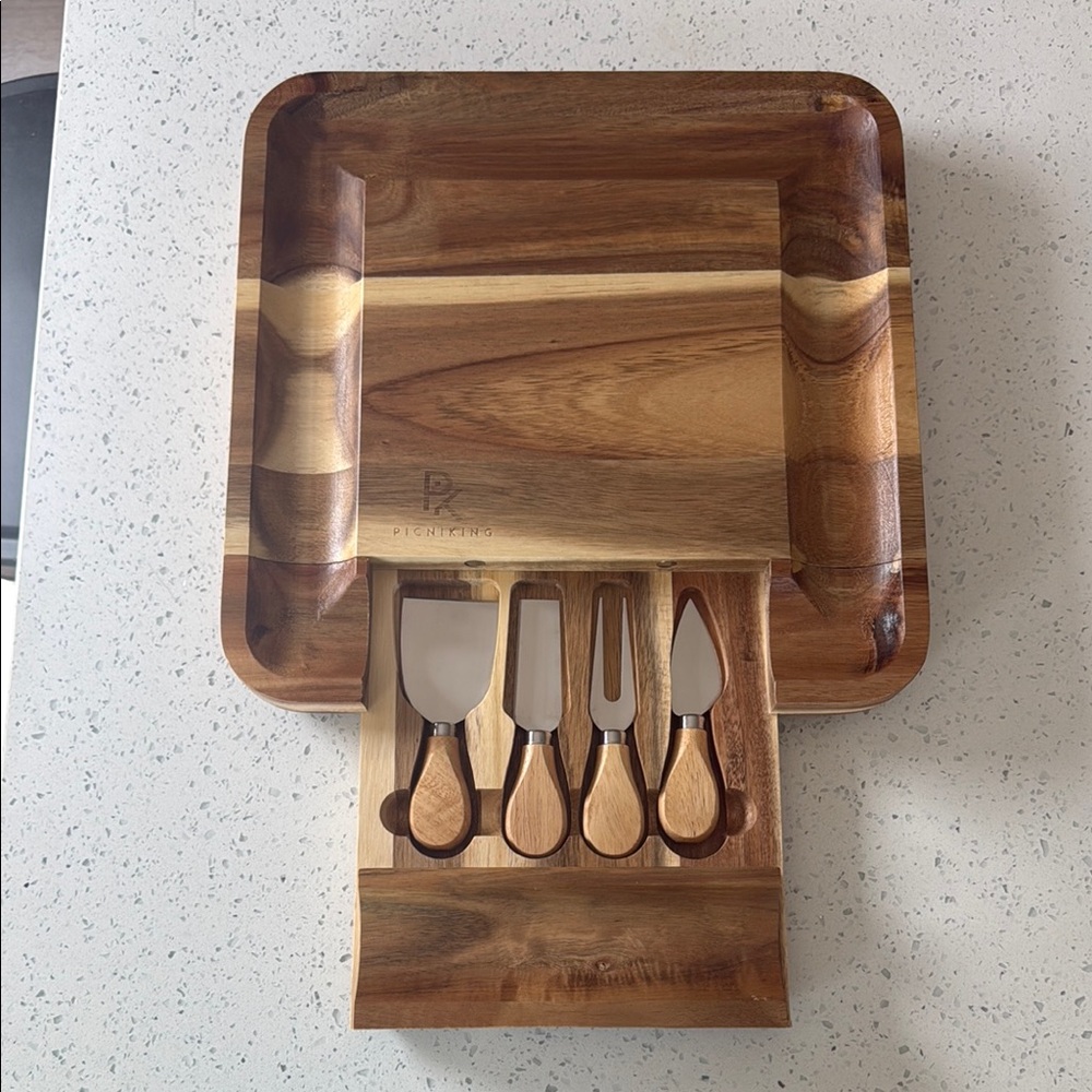 PicniKing Wooden Charcutrie Board with Knives